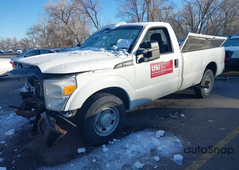 2014 Ford F-250 Xl z USA, uszkodzony, nr VIN 1FTBF2A66EEA74586